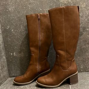 Fall brown boots